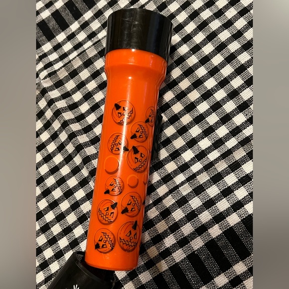 LOT OF 2 VINTAGE EVEREADY HALLOWEEN FLASHLIGHTS. - Picture 8 of 13